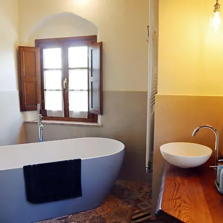 Willa Lovely 6 Bed Tuscan *