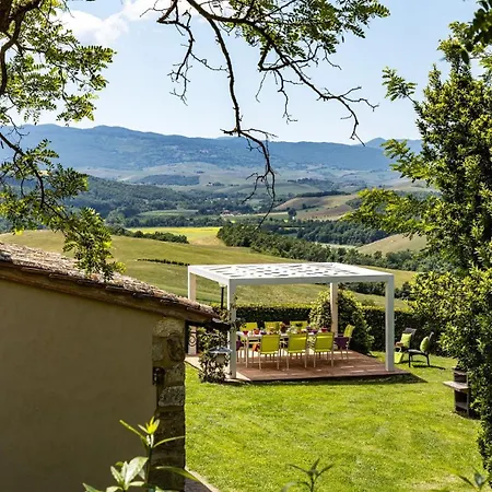 Lovely 6 Bed Tuscan