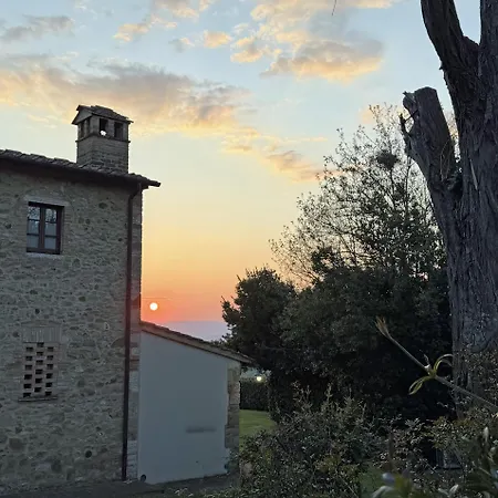Lovely 6 Bed Tuscan Villa *