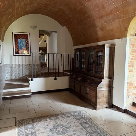 Villa Lovely 6 Bed Tuscan