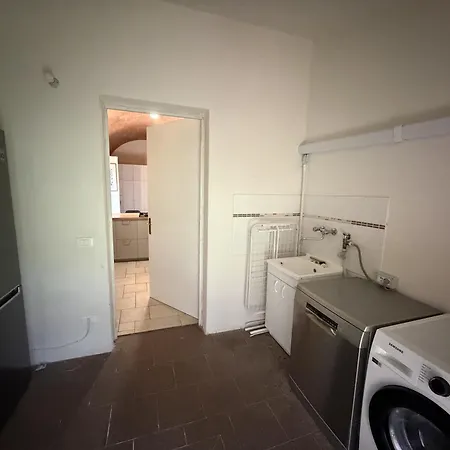 Lovely 6 Bed Tuscan
