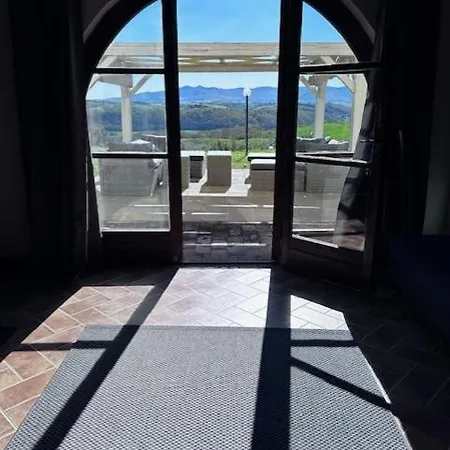 Lovely 6 Bed Tuscan Villa *
