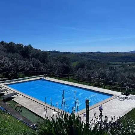 Villa Lovely 6 Bed Tuscan
