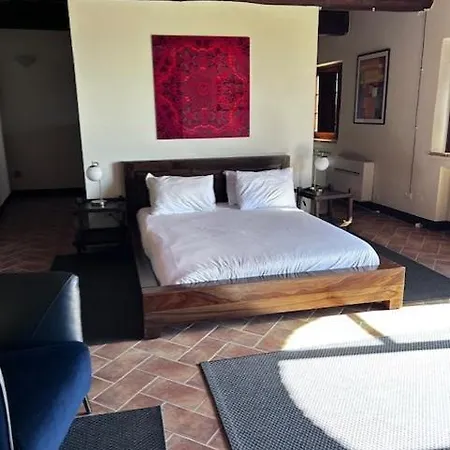 Lovely 6 Bed Tuscan *