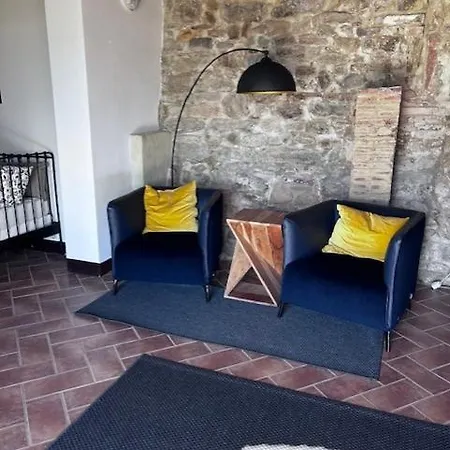 Lovely 6 Bed Tuscan