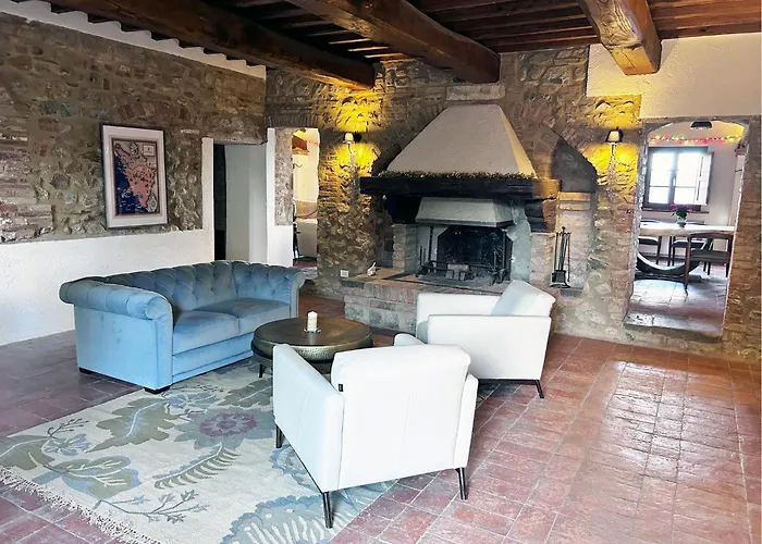 Villa Lovely 6 Bed Tuscan