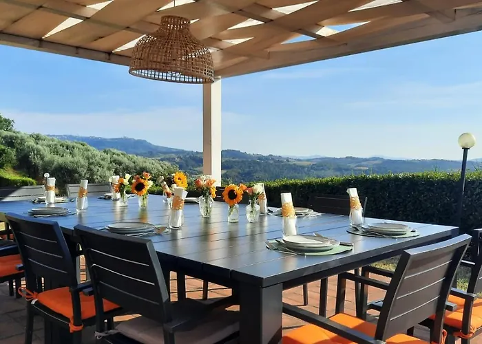Lovely 6 Bed Tuscan Villa