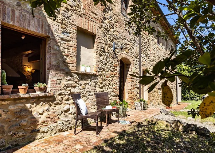 Villa Lovely 6 Bed Tuscan